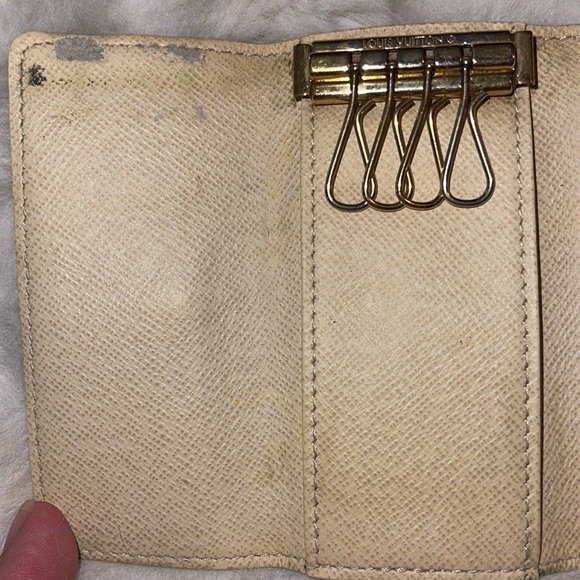 🔥EUC Louis Vuitton Damier Azure Key Holder🔥 - Picture 10 of 12